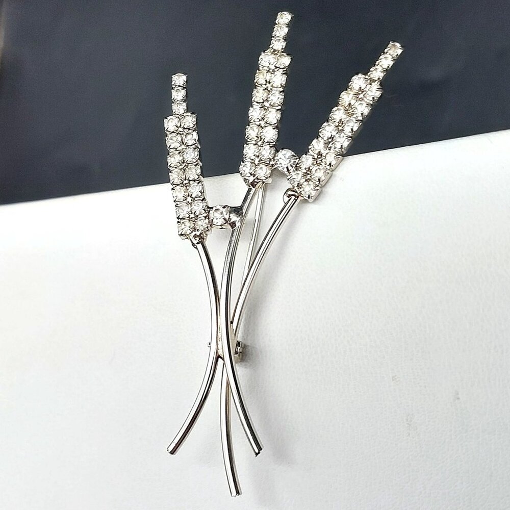 Vintage Rhinestone Cattail Silver-Tone Floral Brooch Pin Elegant Design